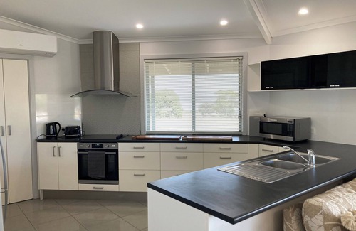 Yorke Peninsula House | Beachfront Tickera Roundhouse - sea views inside and out - peaceful family home
