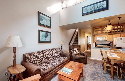 Glen Arbor House | Beachfront townhouse & loft near the water with firepit, deck & cable