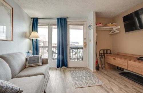 Old Orchard Beach Apartment | Beachfront Unit 17 | Right on Old Orchard Beach!
