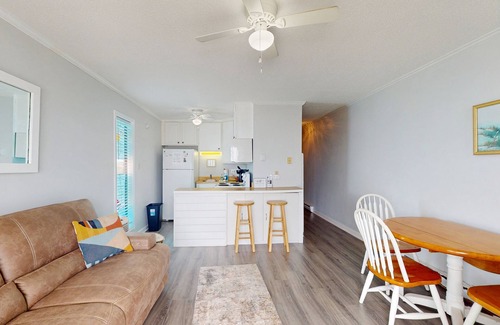 Sneads Ferry Condo | Beachfront condo with ocean views, balcony, WiFi, & shared grills