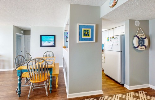 Sneads Ferry Condo | Beachfront charmer with ocean & beach views, pool, game room & gym