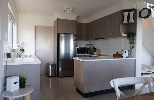 Blueys Beach House | Beachfront Views - Sleeps 6 comfortably + Pets welcomed!