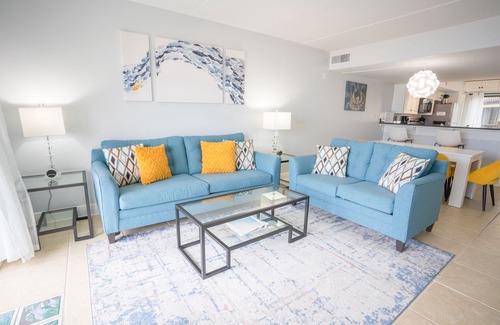 St. George Island Condo | BEACHFRONT Villa, Breathtaking Views, Community Pool