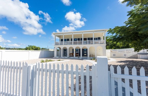 Sandy Ground Villa | Beachfront Villa 4 bed 3 bath