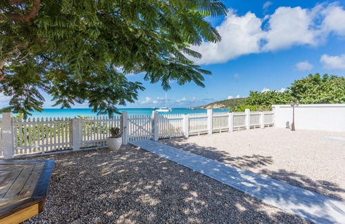 Sandy Ground Villa | Beachfront Villa 4 bed 3 bath