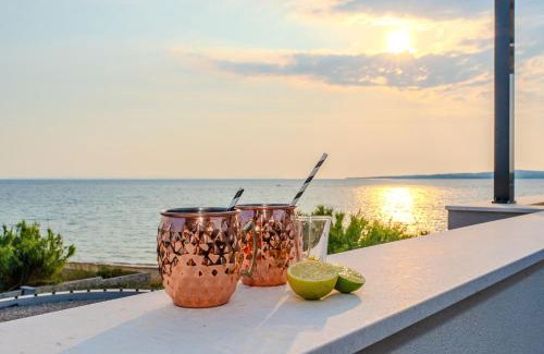 Privlaka Villa | Beachfront Villa Azzuro with Seaview