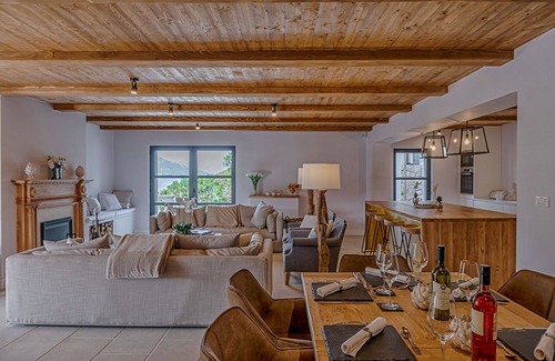Cove Tri Zala (Zrnovo) Villa | Beachfront Villa Feodora Grande with Pool