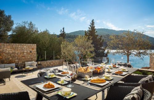 Vela Luka Villa | Beachfront Villa Grain of Salt with Pool
