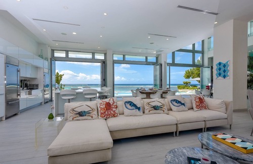 Savaneta House | Beachfront Villa Infinity Pool, Gym, Media room. 6 Bedrooms 7 baths. Sleeps 13