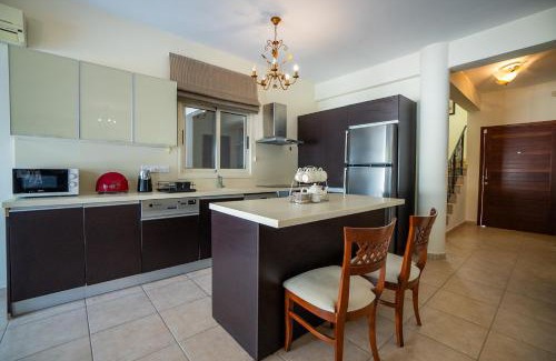 Pyla Villa | Beachfront Villa Larnaka Dhekelia with Pool