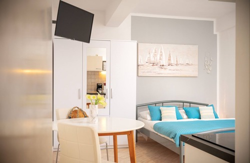 Bol Apartment | Beachfront Villa near Zlatni rat