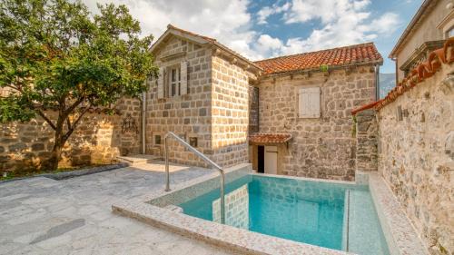 Perast Villa | Beachfront Villa Perast