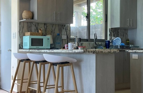 El Limon House | Beachfront Villa perfect for a family getaway! Pet-friendly + services.