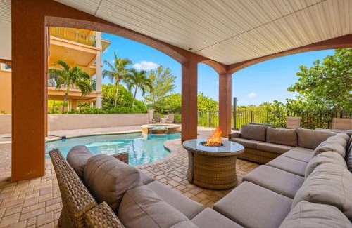 Sunset Beach House | Beachfront Villa Pool Spa Fire Pit & Pool Table