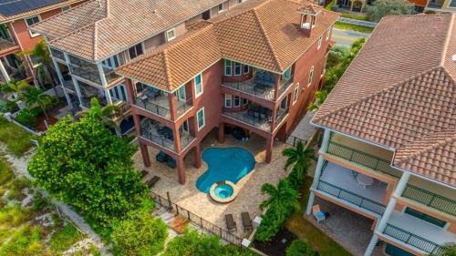 Sunset Beach House | Beachfront Villa Pool Spa Fire Pit & Pool Table