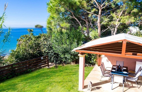 Agios Matthaios Villa | Beachfront Villa Rania
