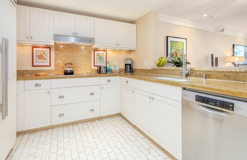 Kahuku Condo | Beachfront Villa w/Shared Pool/Spa & AC: Turtle Bay Villas 210