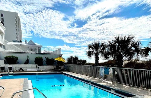 Panama City Beach Condo | Beachfront w/Amazing Sunsets~ Pool/Hot Tub~Short Walk to Pier Park-Pets Welcomen