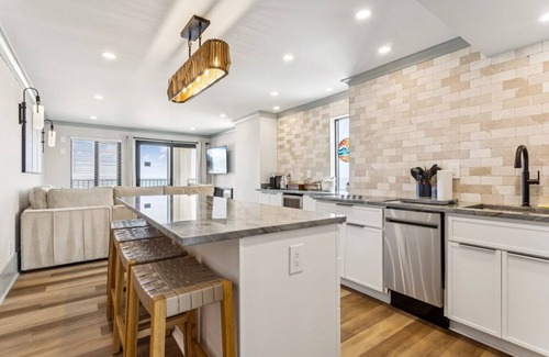 Northeast Virginia Beach Apartment | Beachfront w/Views | Pool | Gym