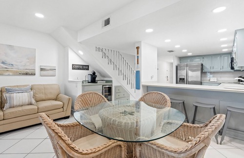 Panama City Beach House | Beachfront, Walk Right onto the Beach, East End of PCB