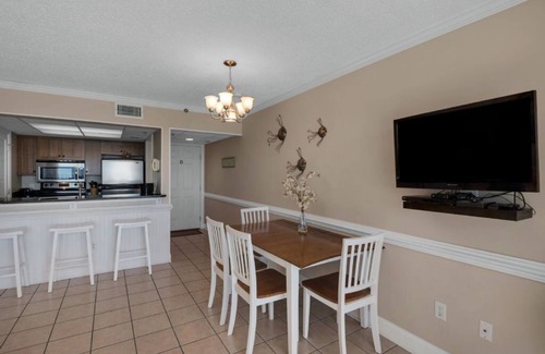 Long Beach Condo | Beachfront with Incredible View | Multiple Pools | Self Checkin | Beach Service*