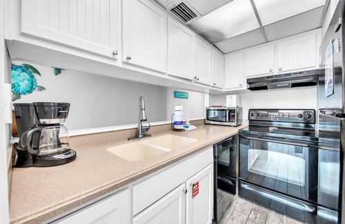 Panama City Beach Condo | ⭐Beachfront with Beach Service - 1BR Sunbird 401E⭐