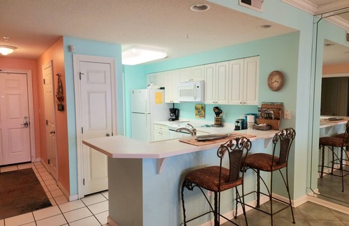 Navarre Beach Condo | Beachfront with Beach Setup Included!