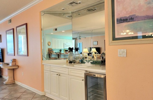 Navarre Beach Condo | Beachfront with Beach Setup Included!
