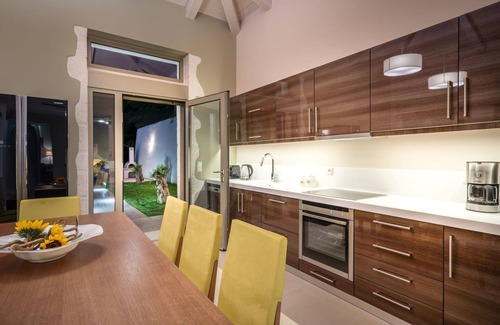 Tragaki Villa | Beachfront Zante Villa | Villa Perla | 5 Bedroom | Private Pool | Tragaki