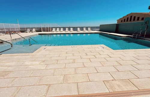 East Daytona Apartment | Beachline Breeze (On the Strip)