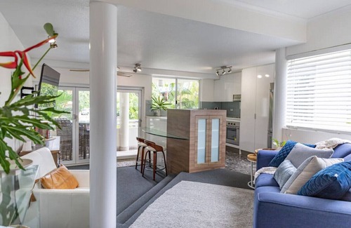 Port Douglas Condo | BeachLuxe @ Sunseeker, Sublime Tropical Apartment