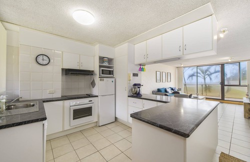 Port Macquarie Apartment | Beachpark 9 - Two Bedroom Unit Across The Road From Flynns Beach