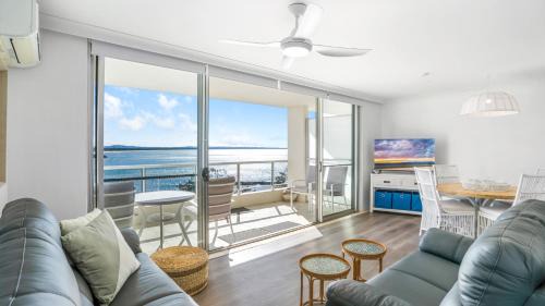 Forster Apartment | Beachpoint 402