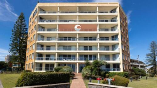 Forster Apartment | Beachpoint 402