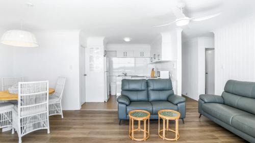 Forster Apartment | Beachpoint 402