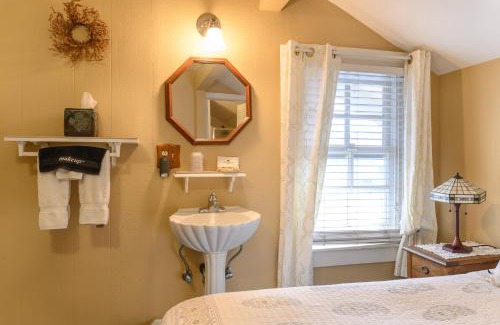 Bluff Heights Bed & Breakfast | Beachrunners Inn