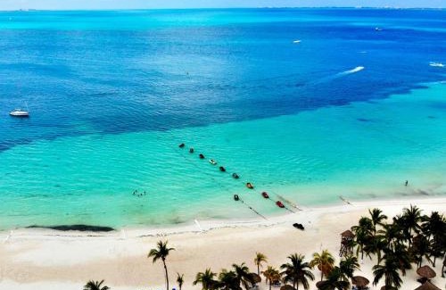 Punta Cancun Hotel | Beachscape Kin Ha Villas & Suites