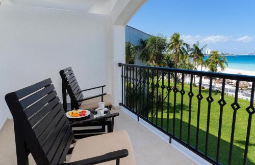 Punta Cancun Hotel | Beachscape Kin Ha Villas & Suites