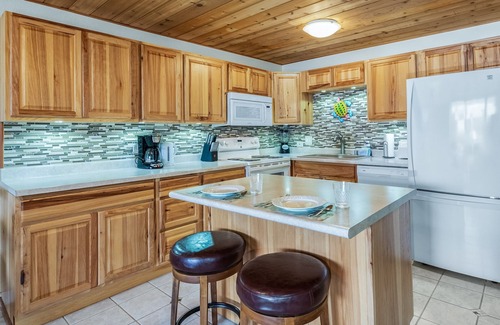 Kihei Condo | Beachside 1Bd/2Ba with Ocean Views and Resort Amenities Kamaole Sands 9-310