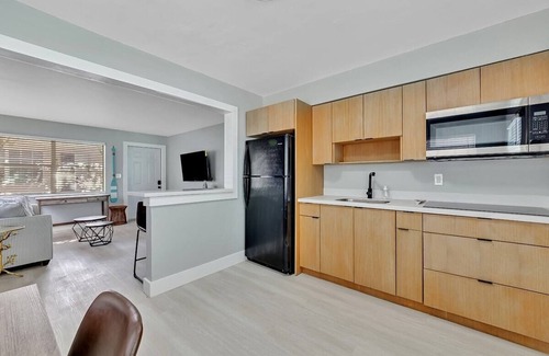 North Beach Apartment | Beachside 1BR Apt Walk to Hollywood & Dania Beach