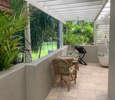 Port Douglas Apartment | Beachside 5 with Ocean glimpses