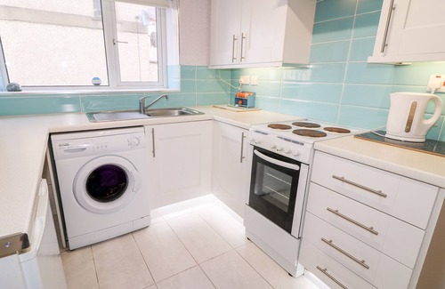 Castlerock Cottage | BEACHSIDE AND GOLF APARTMENT, pet friendly in Castlerock