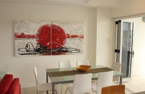 Nelly Bay Apartment | Beachside Apartment 17