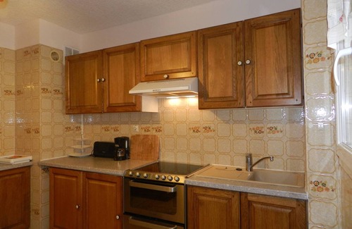 Le Lavandou Apartment | Beachside Apartment with Pool, Tennis & Petanque - Sleeps 4
