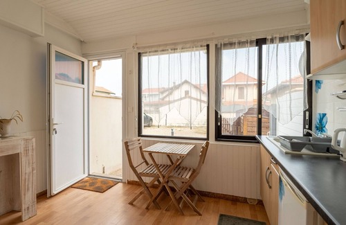 Mimizan-Plage Apartment | Beachside Apartment in Mimizan - 50m from Ocean, Terrace & Parking Included