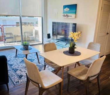 Downtown Apartment | Beachside Apartment l Free Parking!