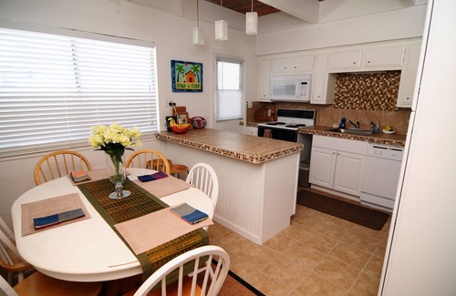 Rio del Mar House | Beachside Aptos - Quick Walk to Beach, Pet Friendly, WIFI, Washer & Dryer