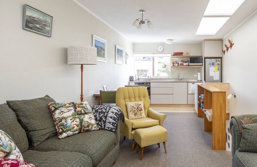 Snells Beach Cottage | Beachside at Snells - Snells Beach Apartment