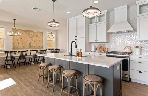 St. George House | Beachside Bliss: Desert Color Lagoon + Beaches
