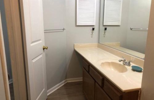 Virginia Beach Apartment | Beachside Bliss Hideaway